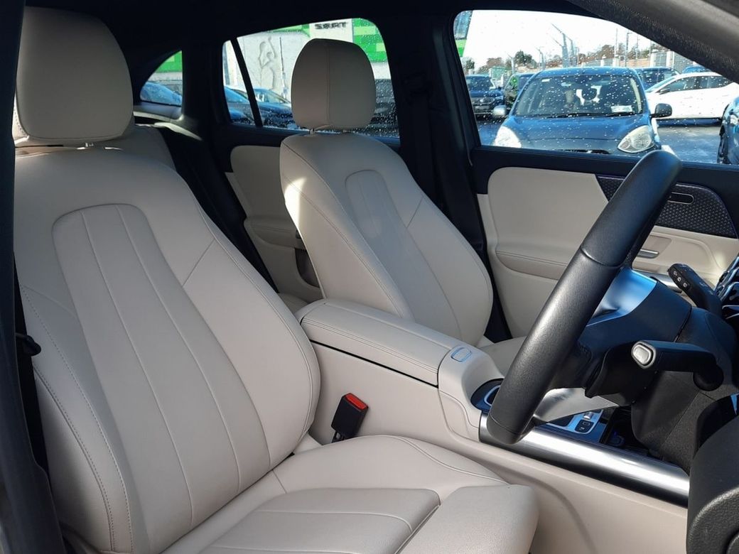 2025 Mercedes-Benz GLA Class