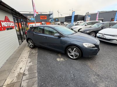 2019 Volvo V40