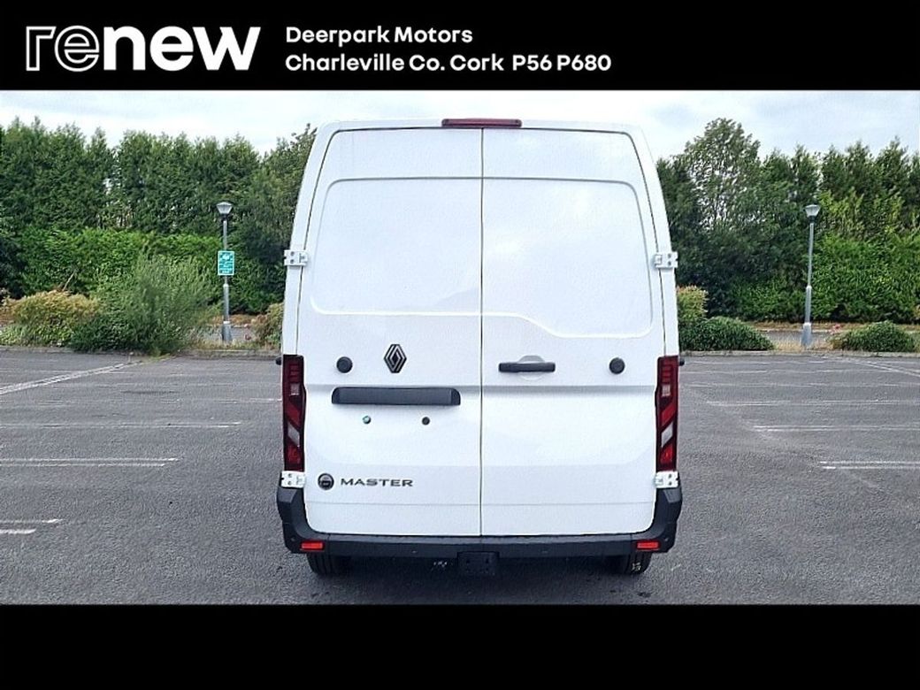 2025 Renault Master