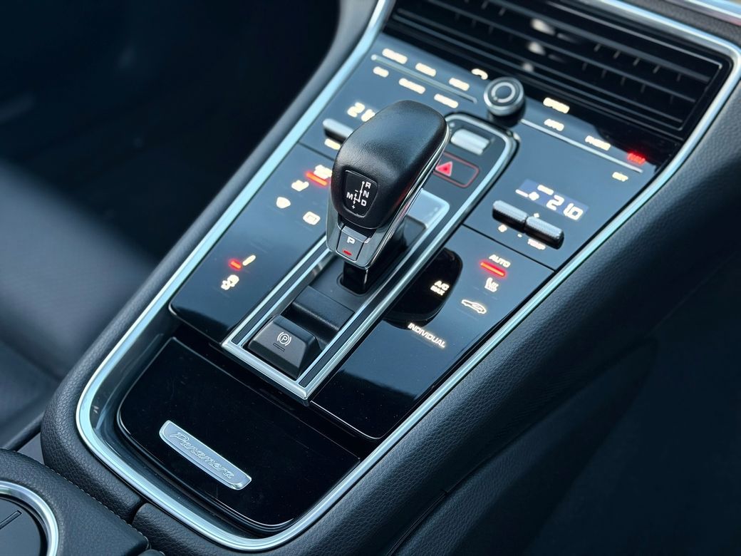 2018 Porsche Panamera