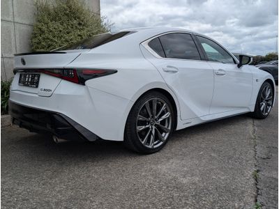 2020 Lexus IS 300h