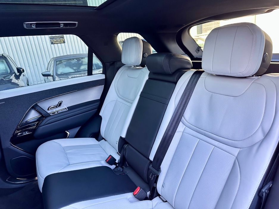 2025 Land Rover Range Rover Sport