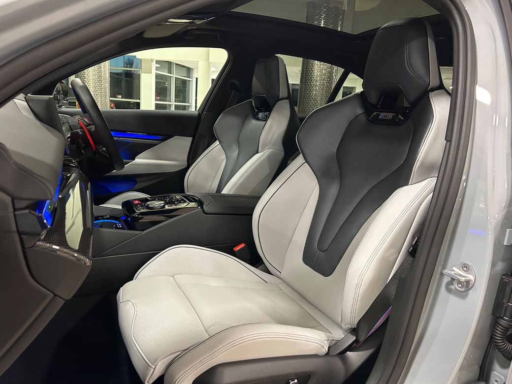 2025 BMW M5