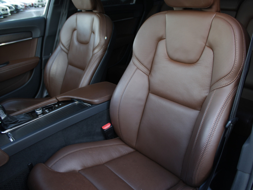 2019 Volvo V90 Cross Country