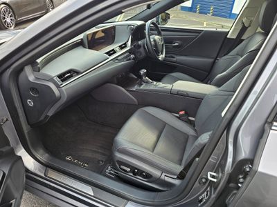 2021 Lexus ES 300h