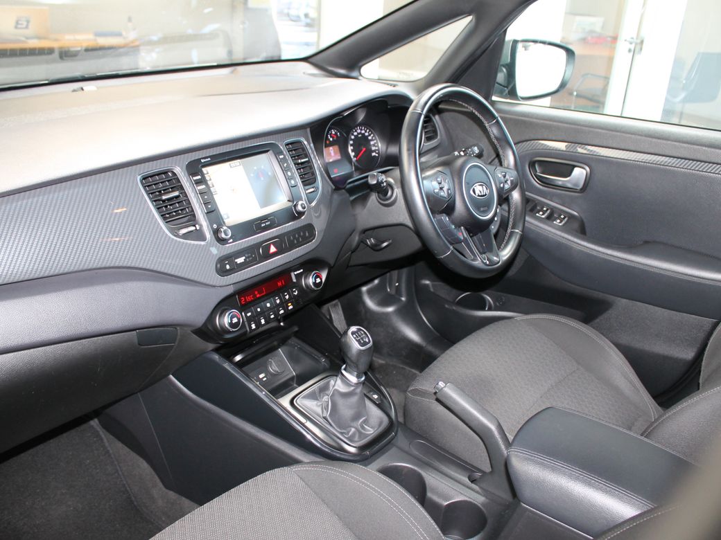 2017 Kia Carens