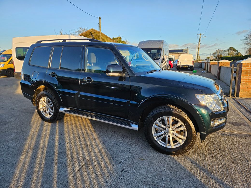 2016 Mitsubishi Shogun