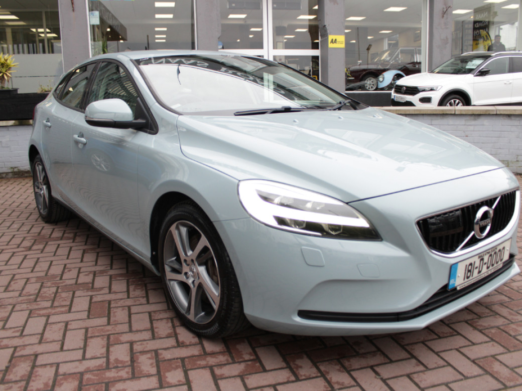 2018 Volvo V40