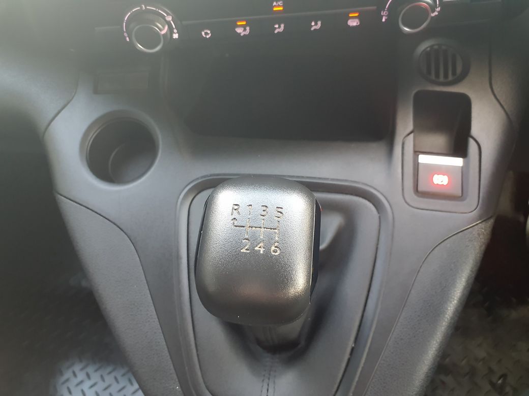 2023 Peugeot Partner