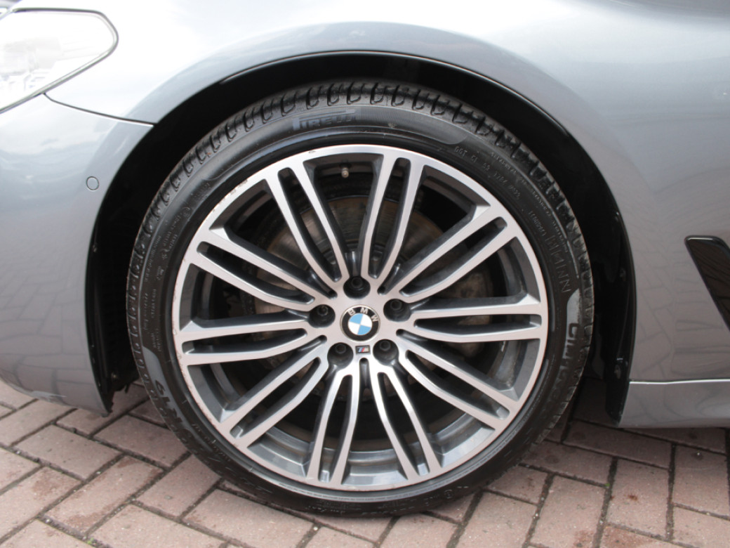 2017 BMW 523