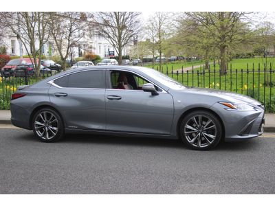 2019 Lexus ES 300h