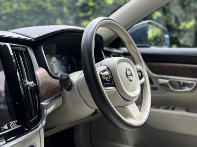 2021 Volvo S90