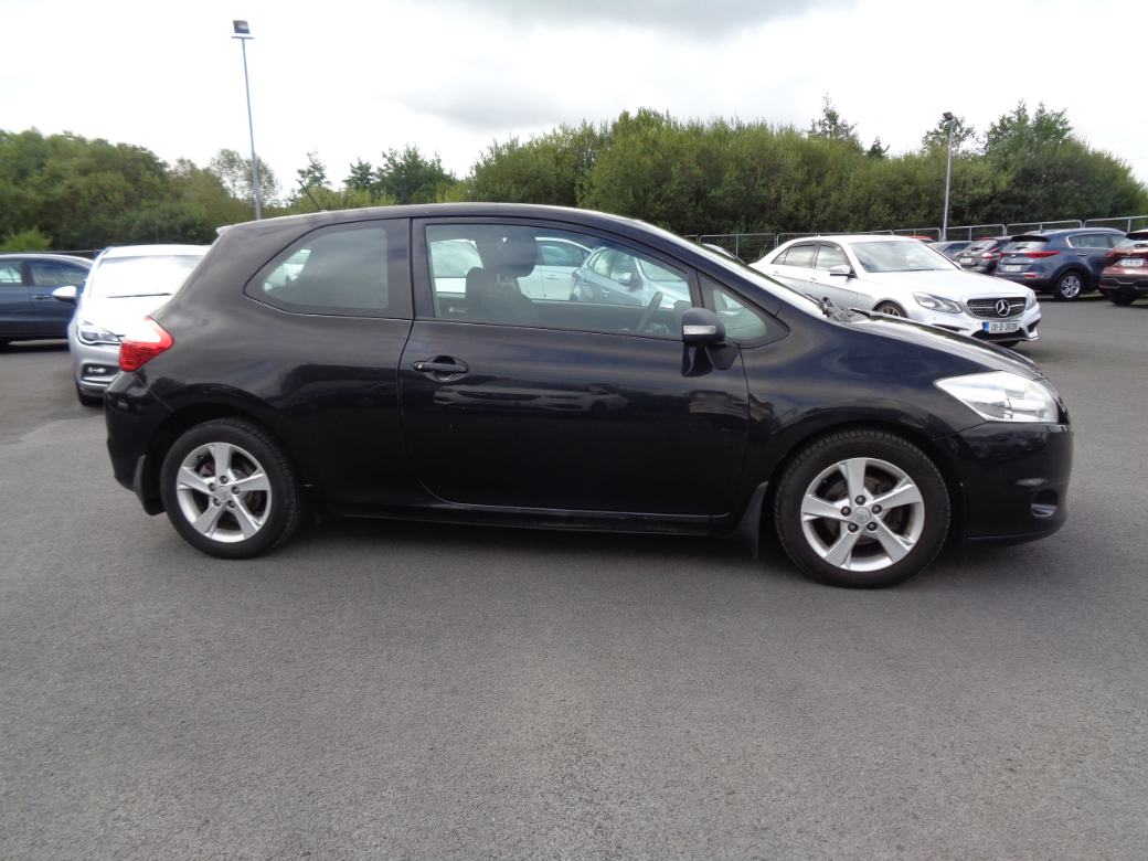 2012 Toyota Auris