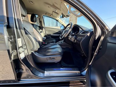 2020 Mitsubishi L200