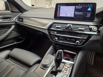2023 BMW 520