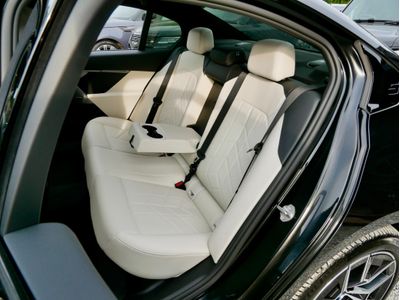2024 BMW i5