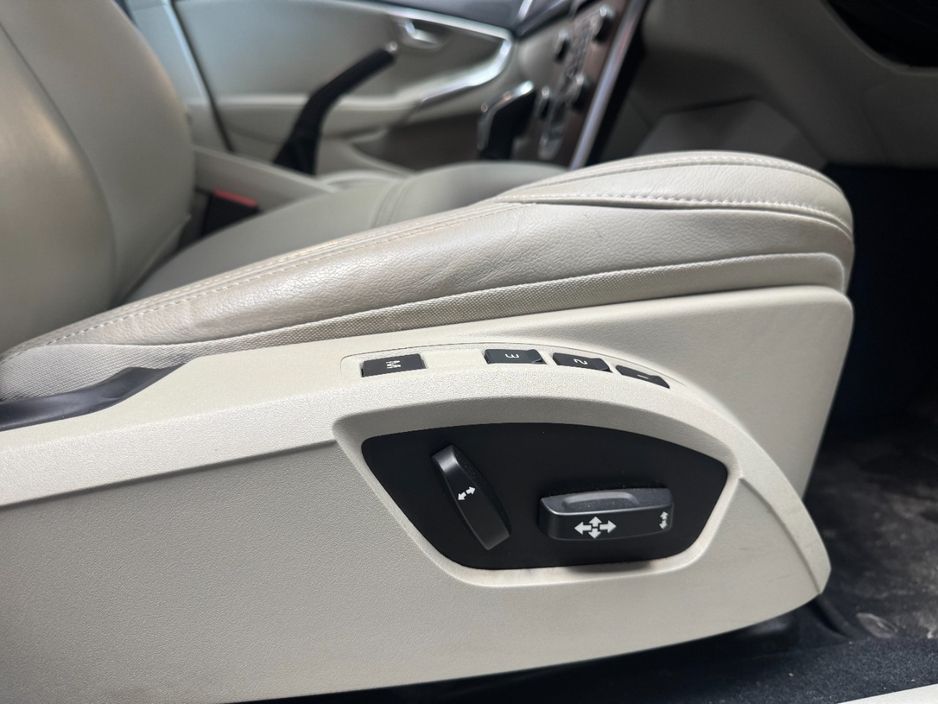 2018 Volvo V40