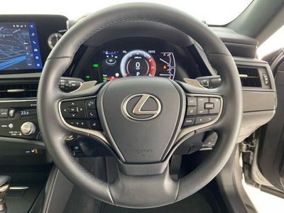2025 Lexus ES 300h