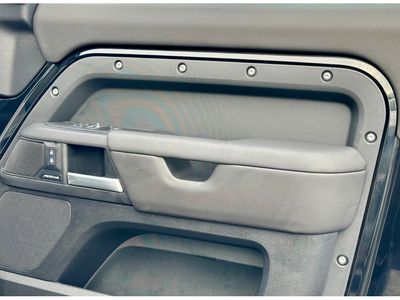 2025 Land Rover Defender