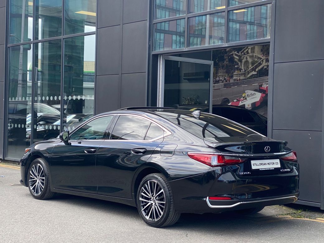 2023 Lexus ES 300h