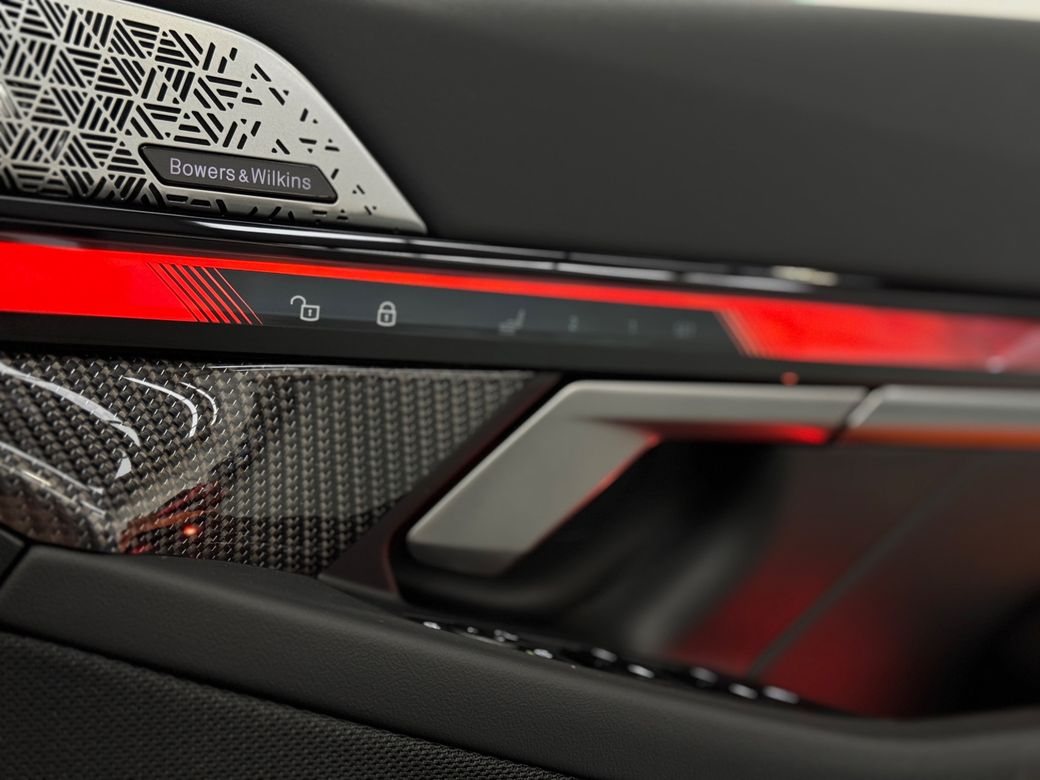 2025 BMW M5