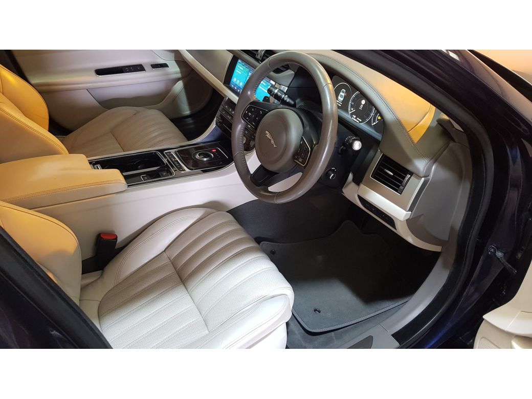 2017 Jaguar XF