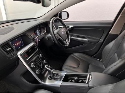 2016 Volvo V60 Cross Country