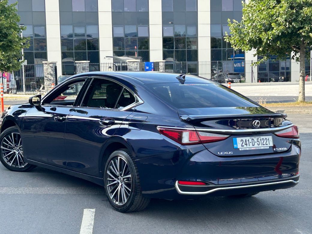 2024 Lexus ES 300h