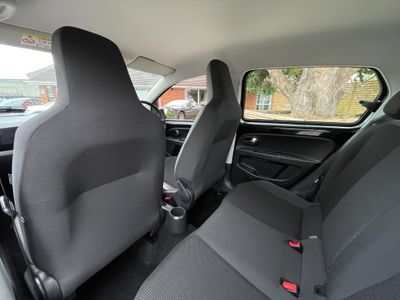 2016 Volkswagen up!
