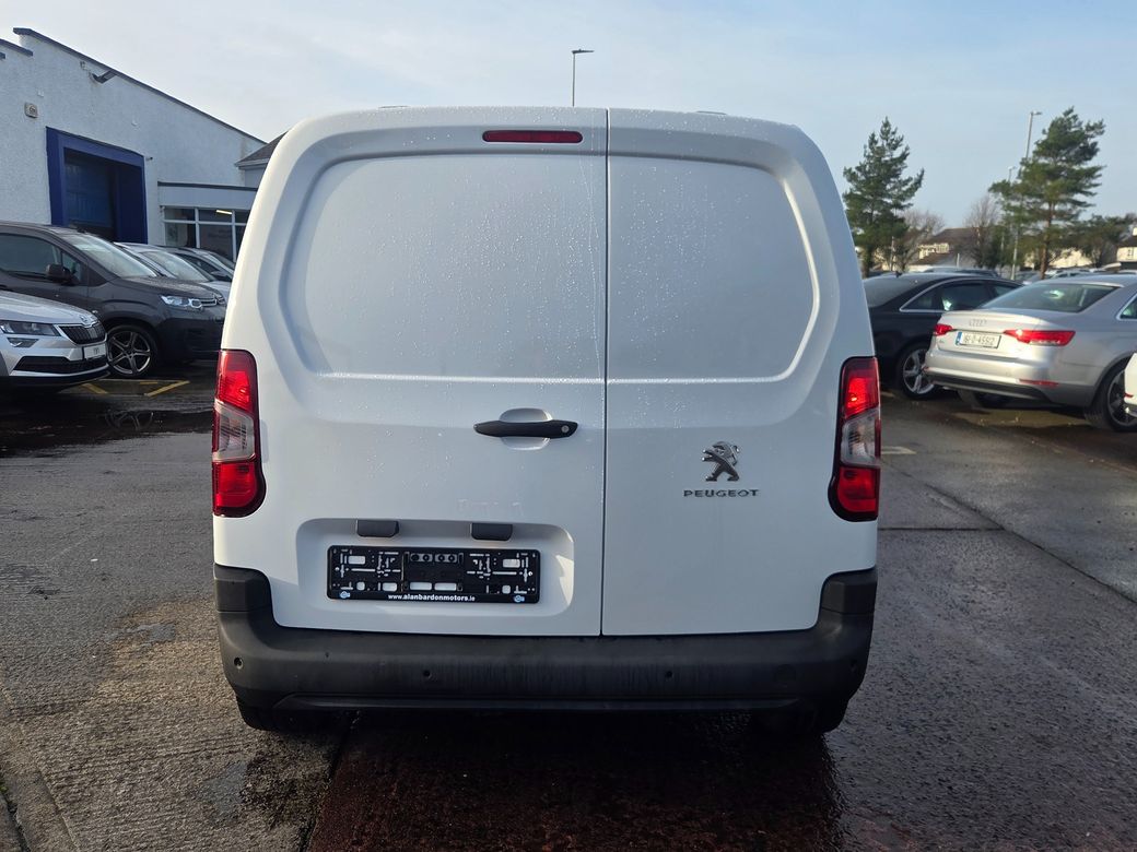 2023 Peugeot Partner