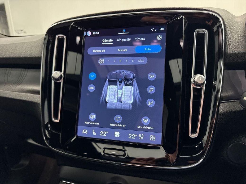 2023 Volvo XC40