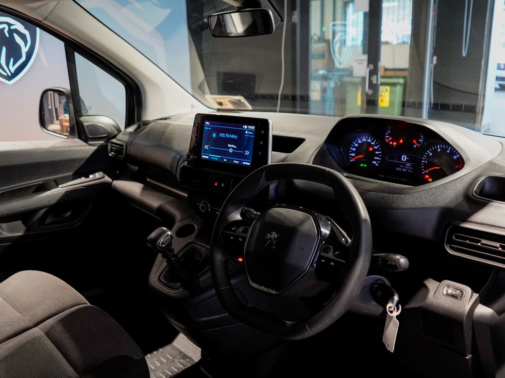 2023 Peugeot Partner