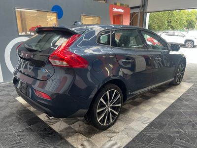 2017 Volvo V40