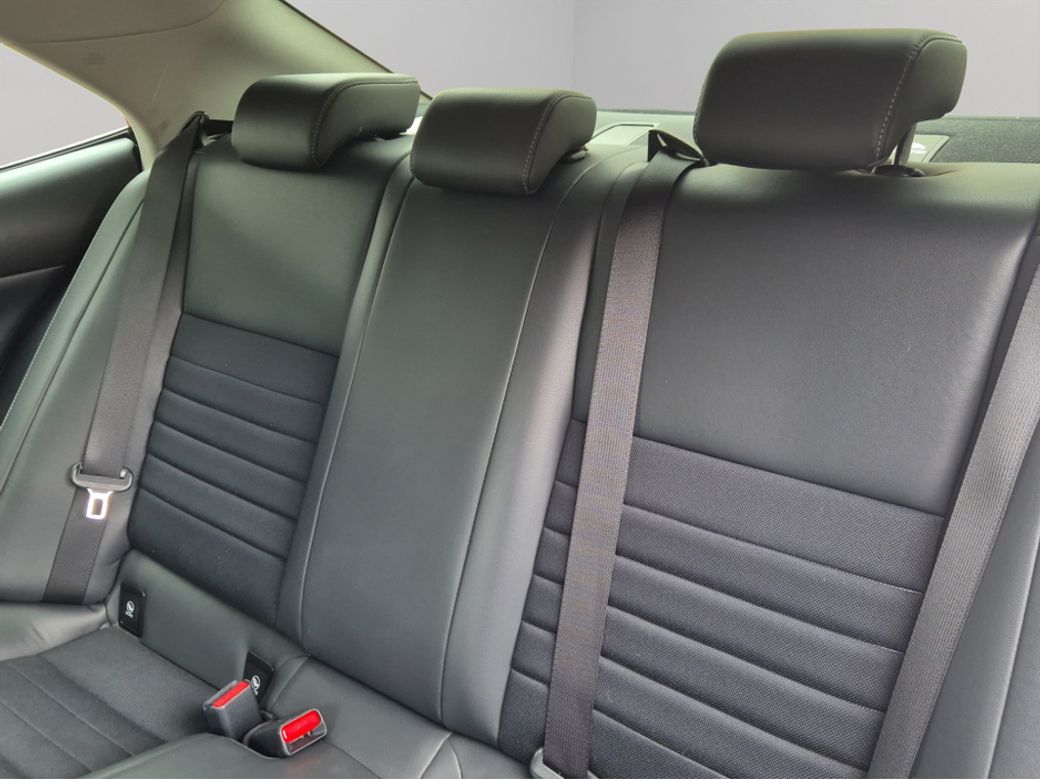 2013 Lexus IS 300h