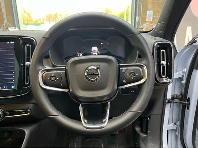 2023 Volvo XC40