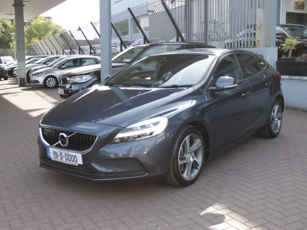 2019 Volvo V40