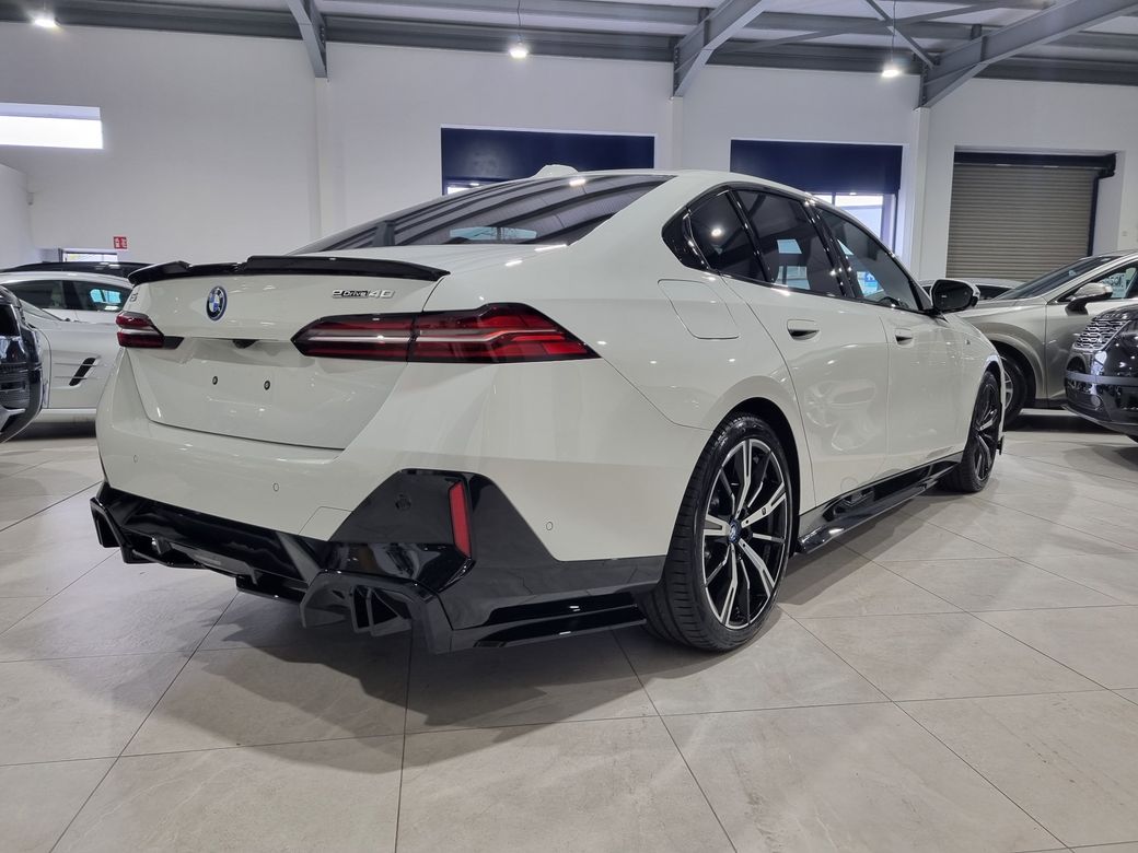 2025 BMW i5