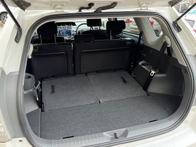 2014 Toyota Prius Alpha