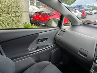 2014 Toyota Prius Alpha