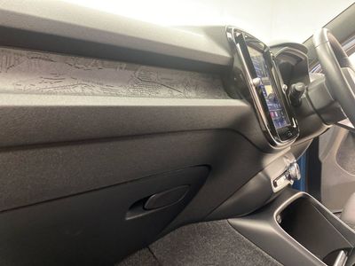 2023 Volvo XC40
