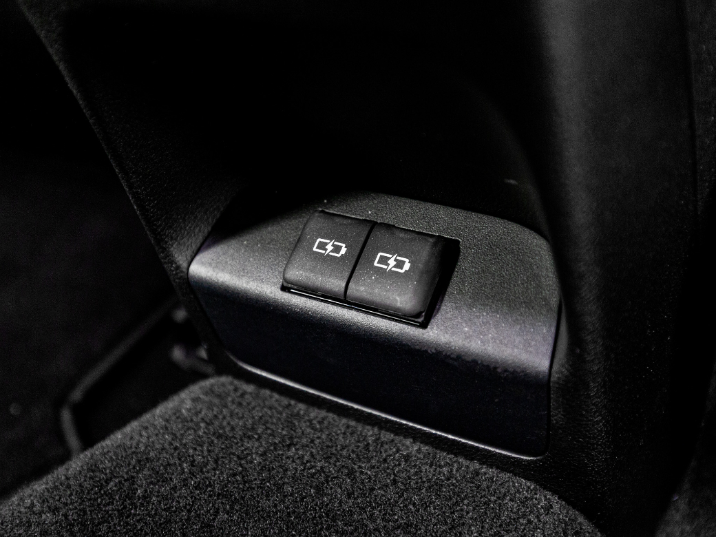 2024 Lexus UX 300e