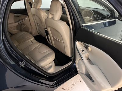 2017 Volvo V40