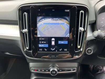 2023 Volvo XC40