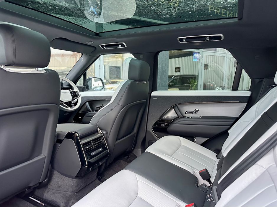 2025 Land Rover Range Rover Sport