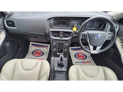 2016 Volvo V40