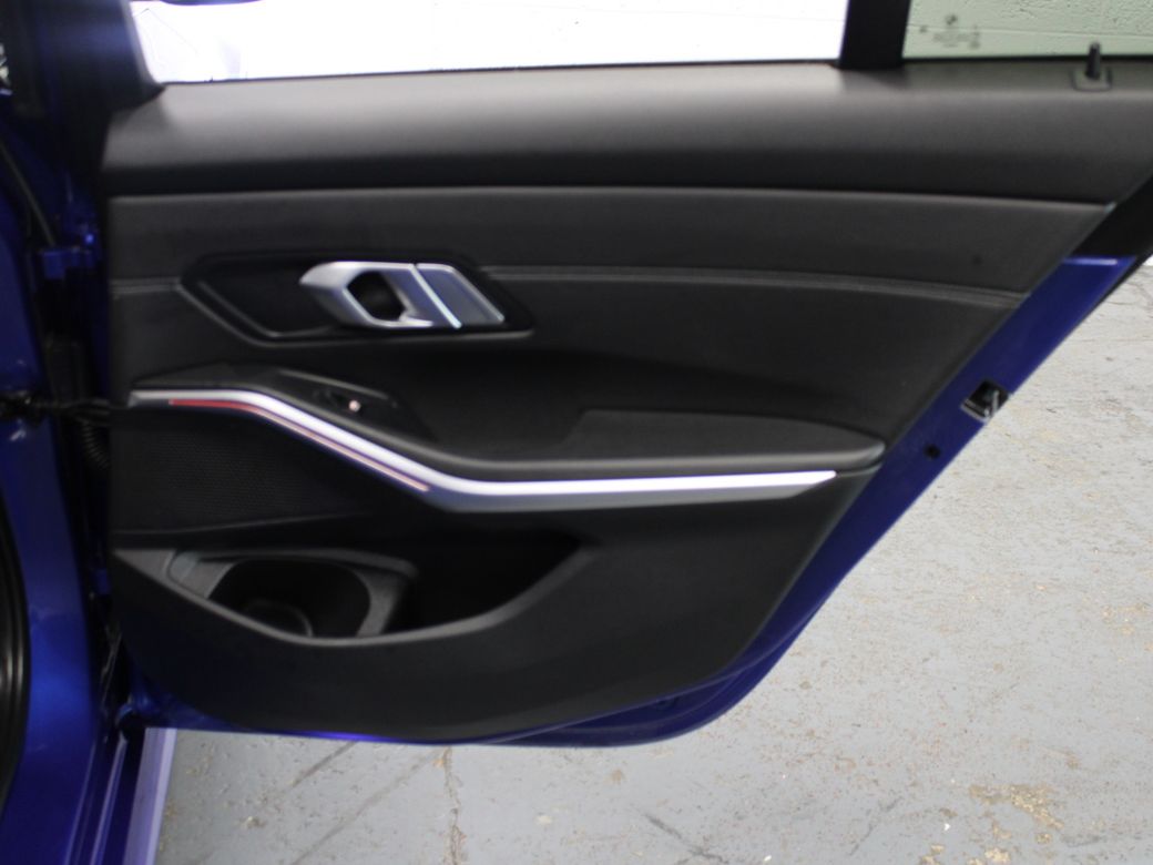 2021 BMW 330