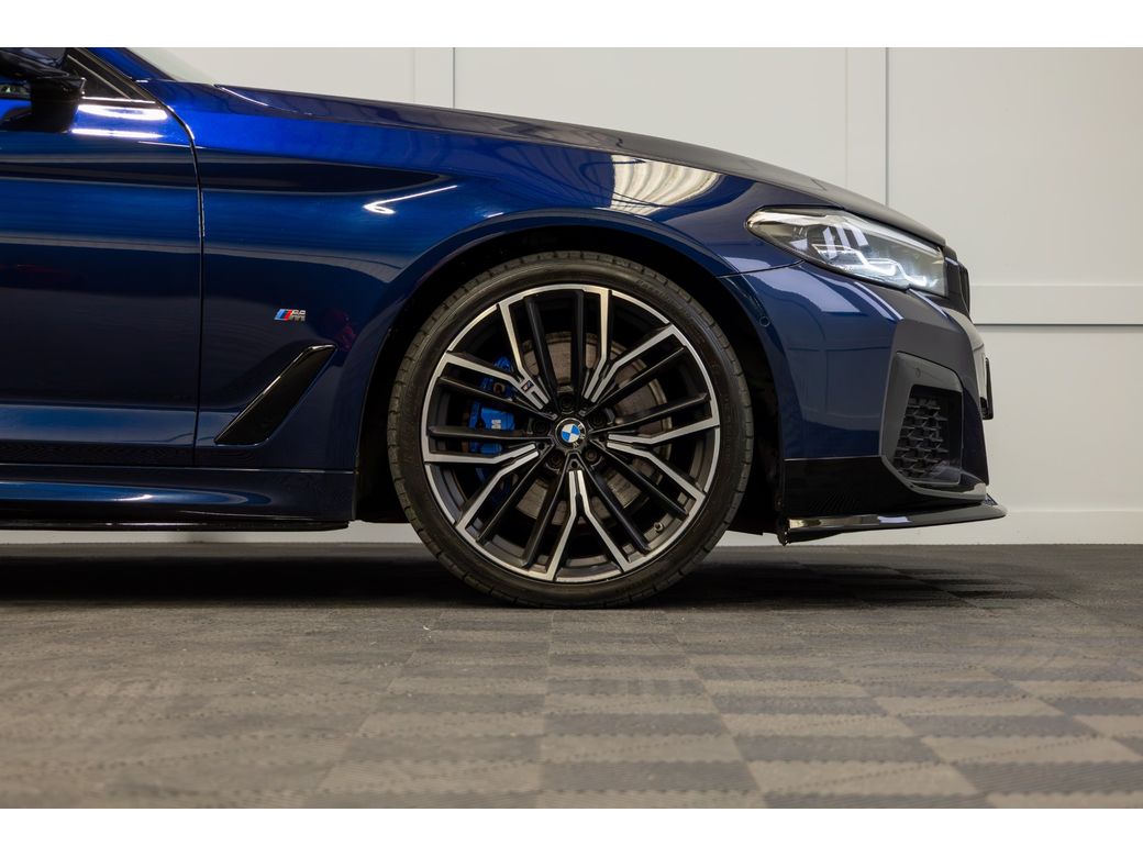 2022 BMW 520