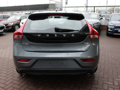 2018 Volvo V40