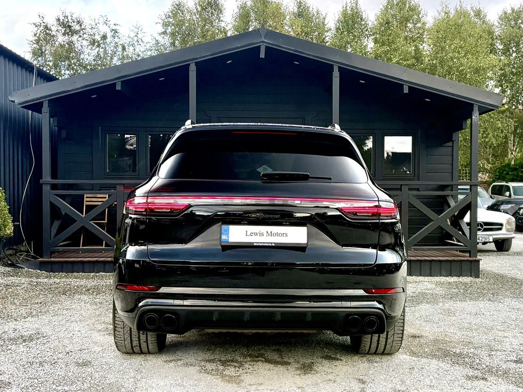 2023 Porsche Cayenne