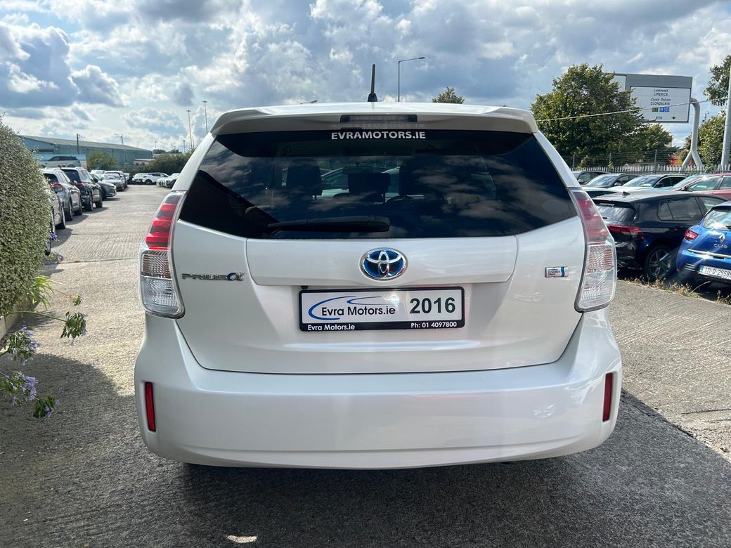 2016 Toyota Prius Alpha